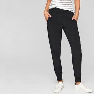 Athleta // Black Soho Joggers 777555 size 0
